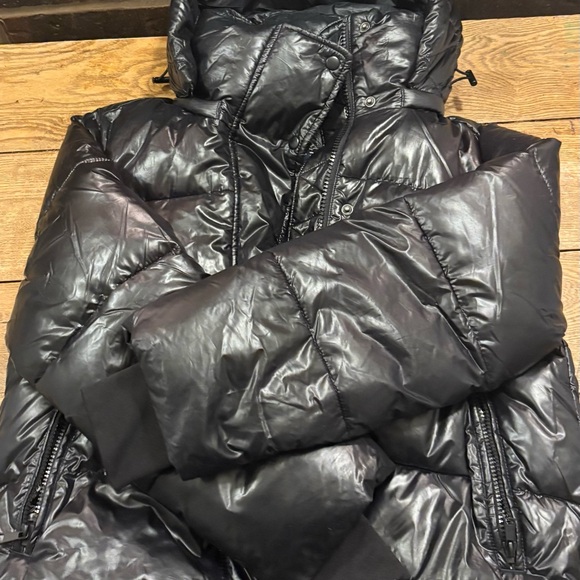 GAP Women's Shiny Black Puffer Jacket - Picture 2 of 4